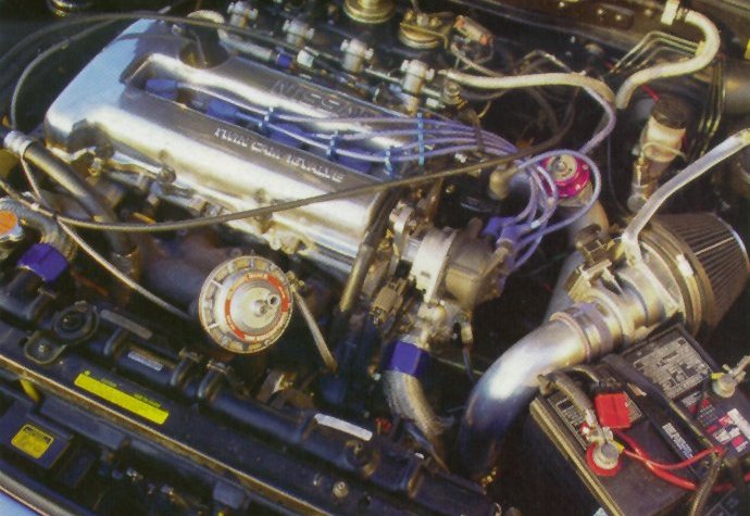 Engine bay (79471 bytes)